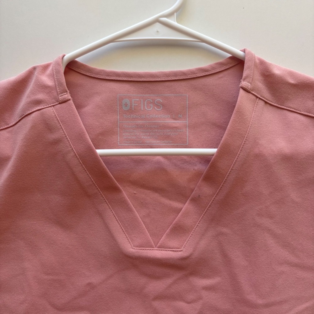 FIGS Casma Scrub Top Women Medium Pink V-Neck Short Sleeve 1000213 - Picture 2 of 7